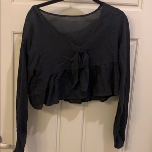 Black thin crop shirt long sleeved